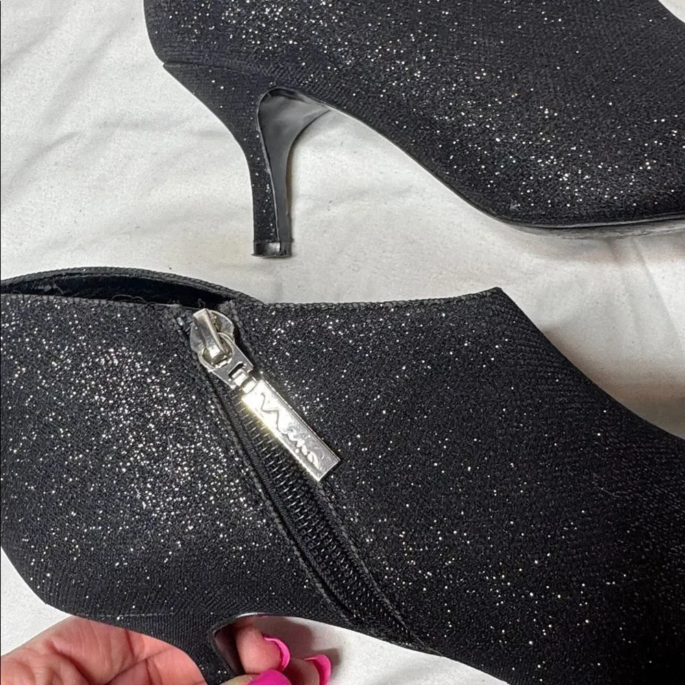 Nina New York Black Pointed Toe Glitter Booties. Size 7.5